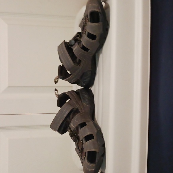 Teva "Forebay" leather sandals - 8 - brown gray - Picture 8 of 11